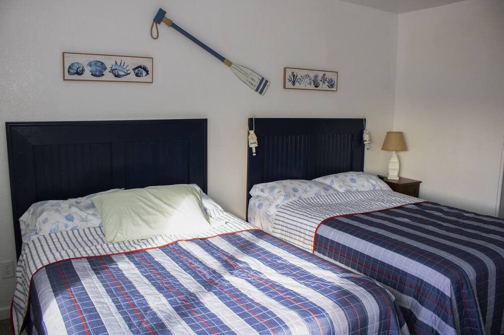 Photo of Bedroom in Oak Harbor