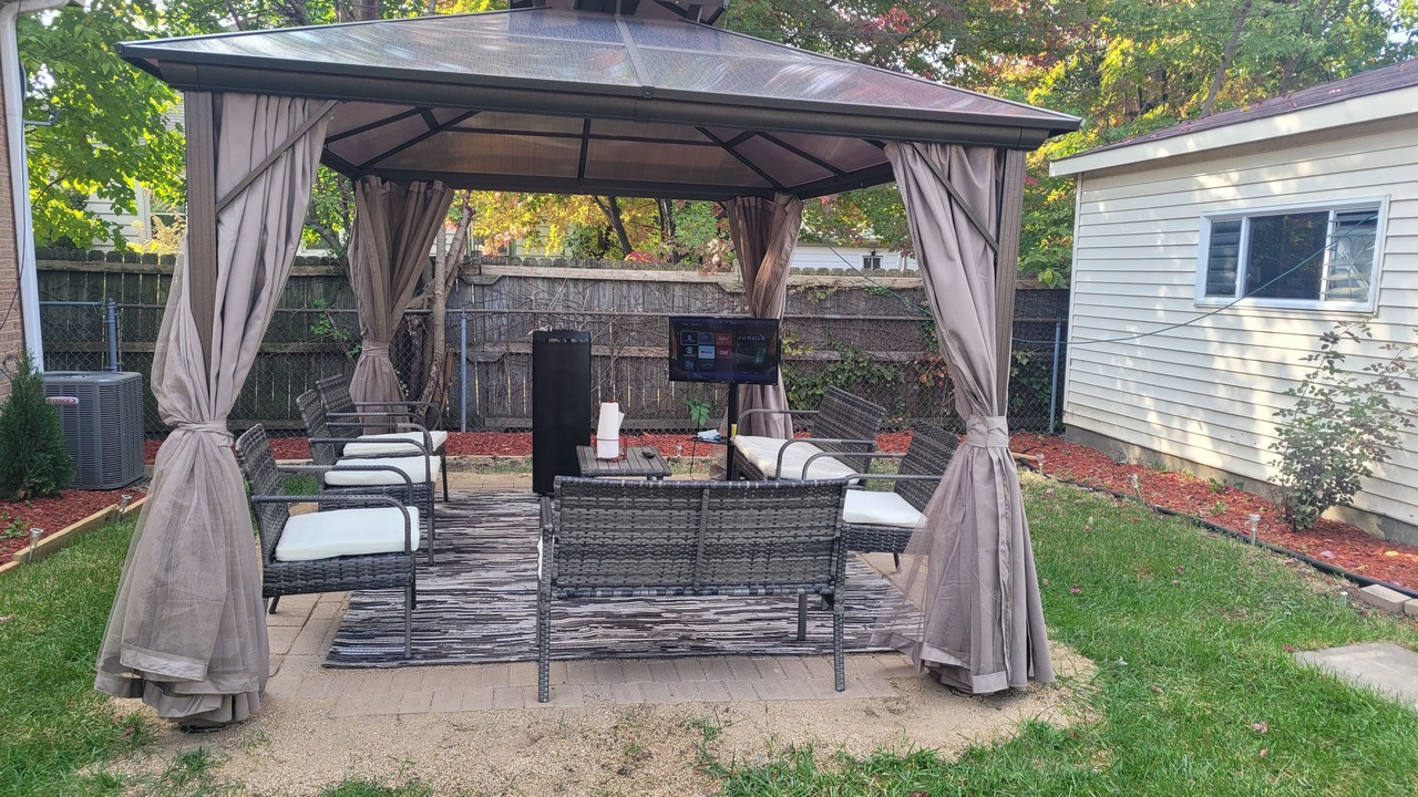 Photo of Outdoor in Oak Lawn