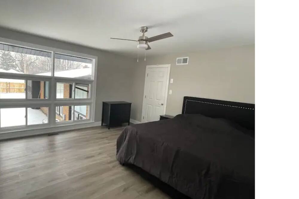 Photo of Bedroom in Calumet Heights