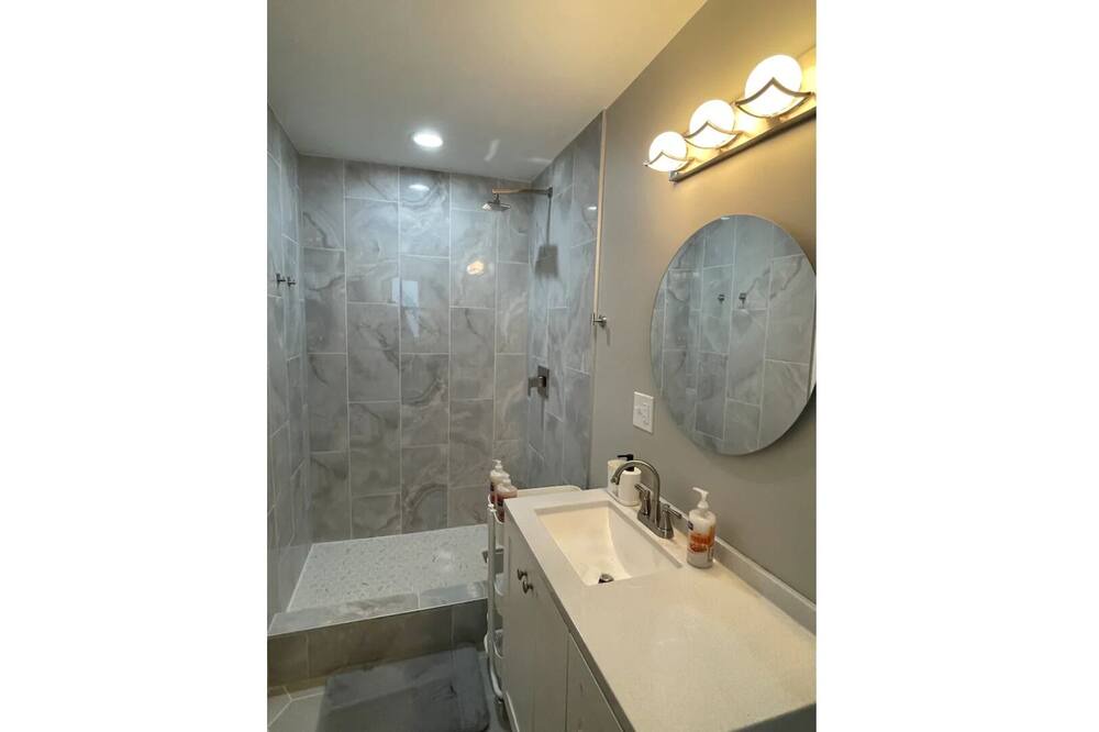Photo of Bathroom in Calumet Heights