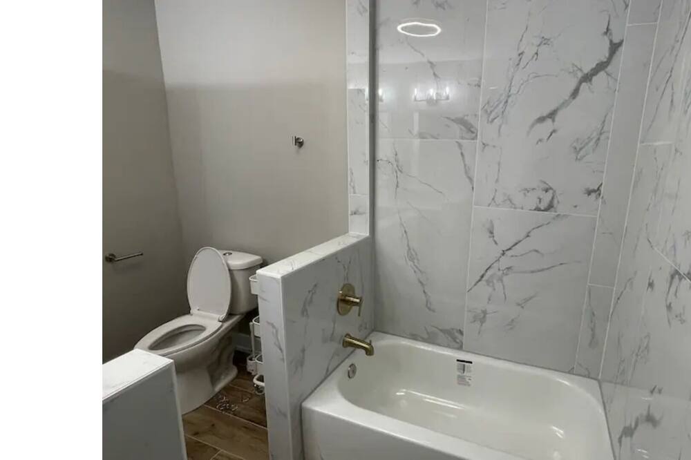 Photo of Bathroom in Calumet Heights