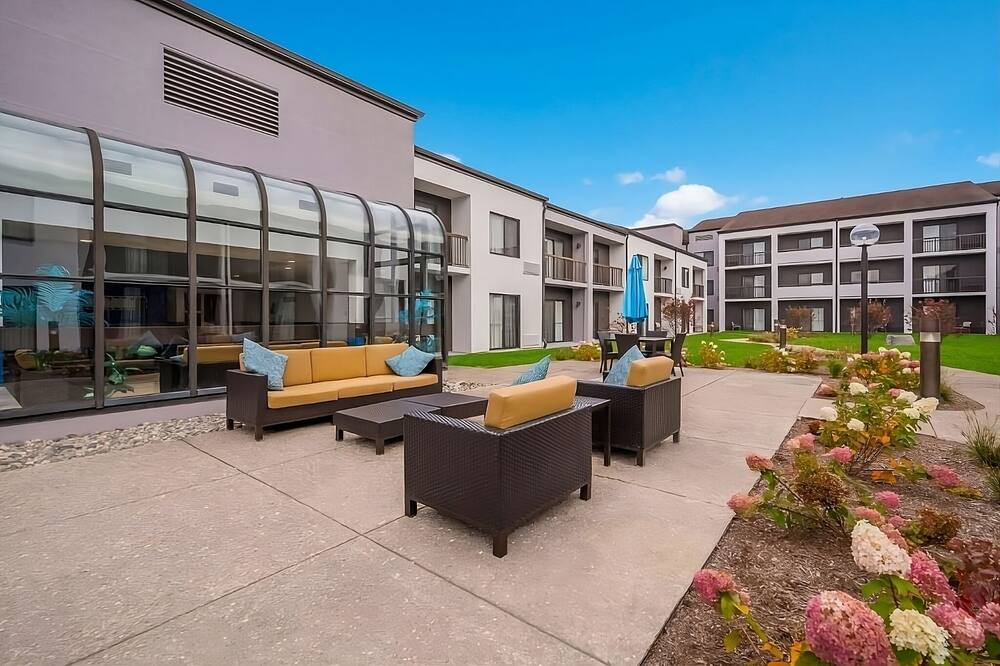 Photo of Outdoor in Auburn Hills