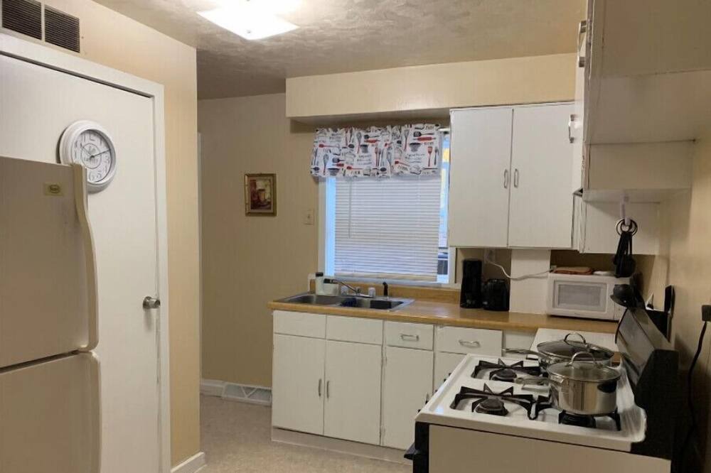 Photo of Kitchen in Whiting