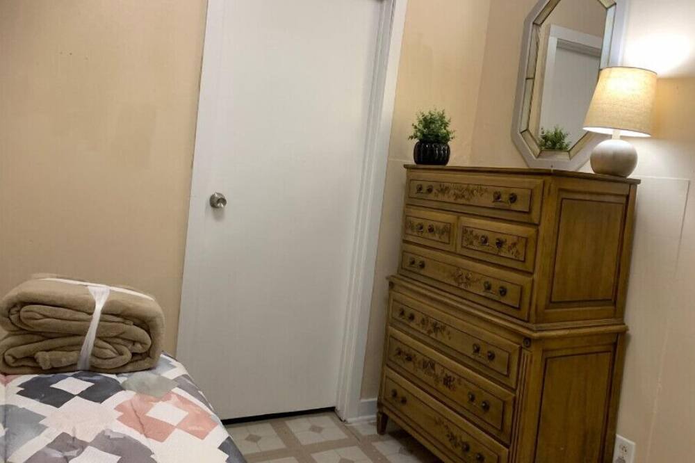 Photo of Bedroom in Whiting