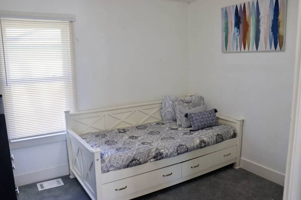 Photo of Bedroom in Troy