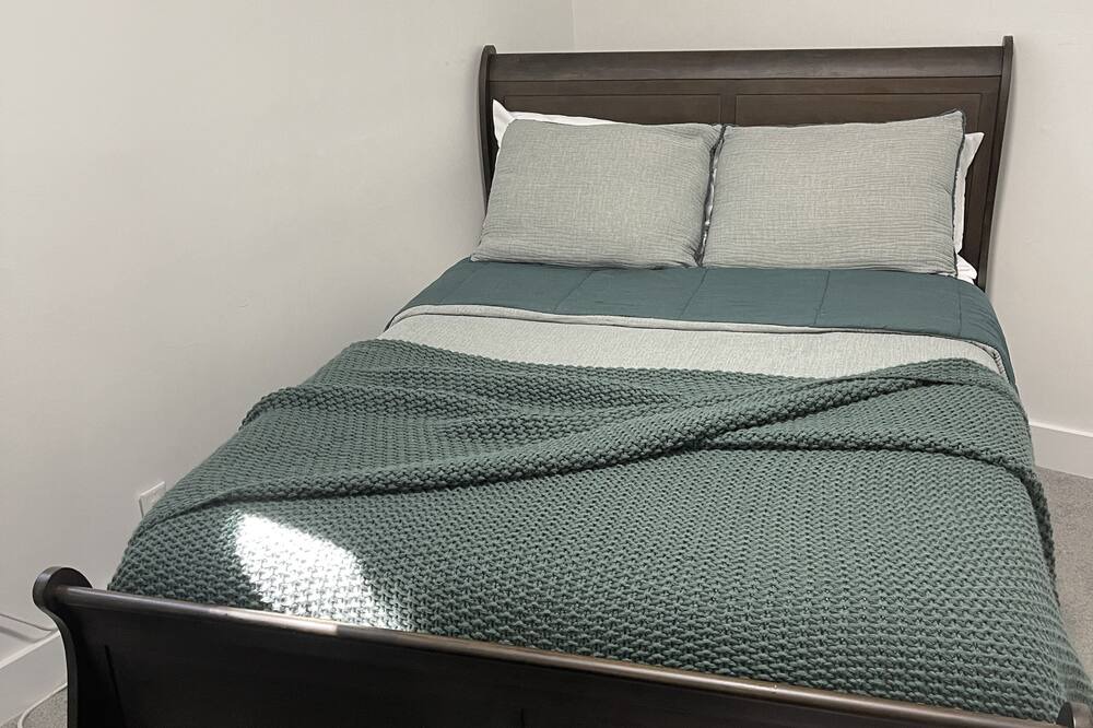 Photo of Bedroom in Troy