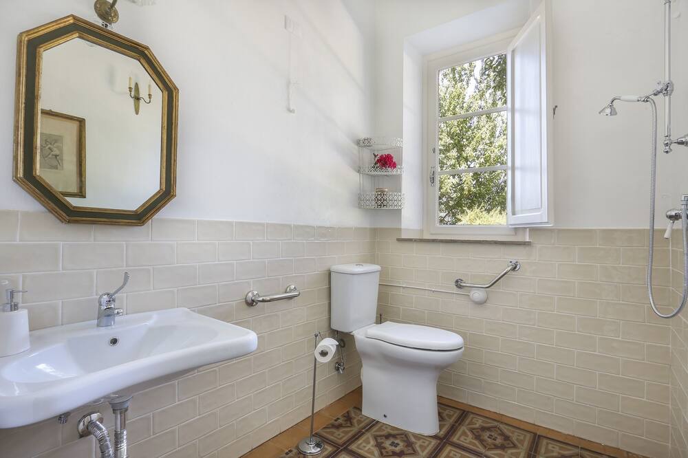 Photo of Bathroom in Nozanno