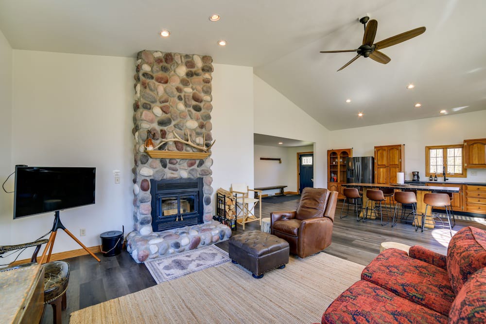 Photo of Livingroom in Brazeau