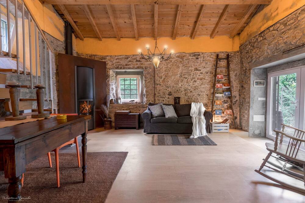 Photo of Livingroom in Collesalvetti