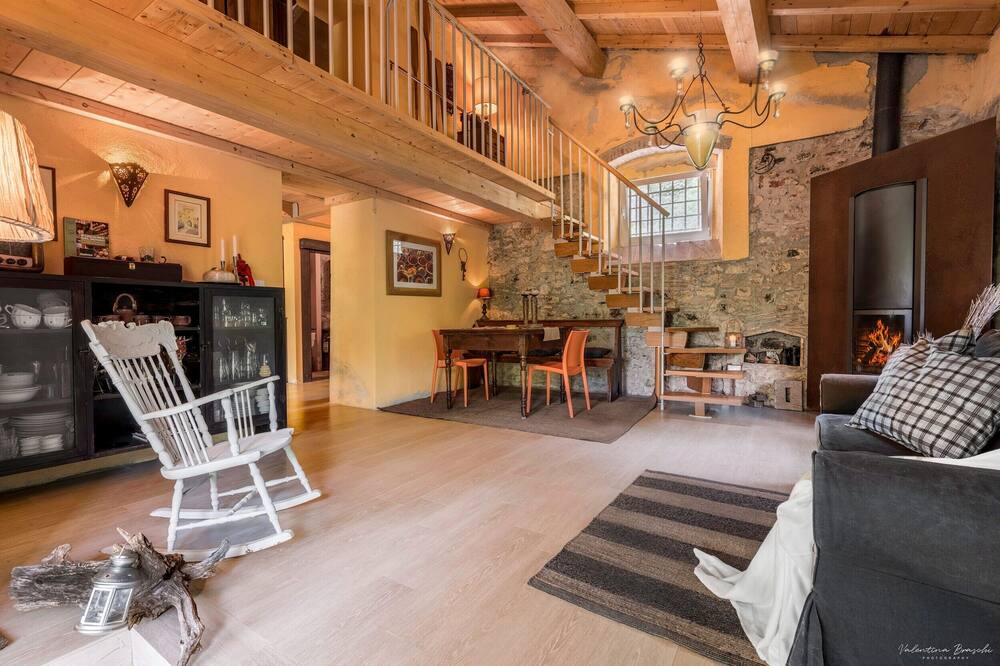 Photo of Livingroom in Collesalvetti