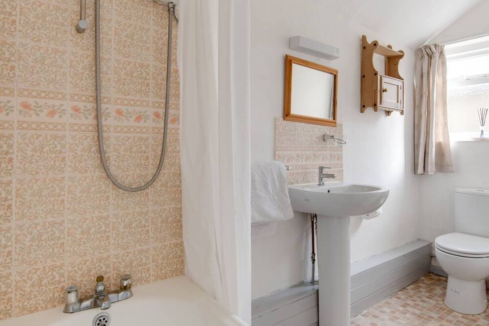 Photo of Bathroom in Slaughterford