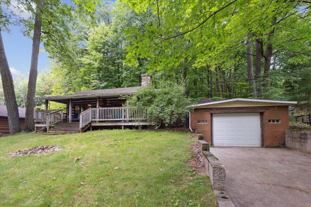 Photo of Outdoor in Abrams