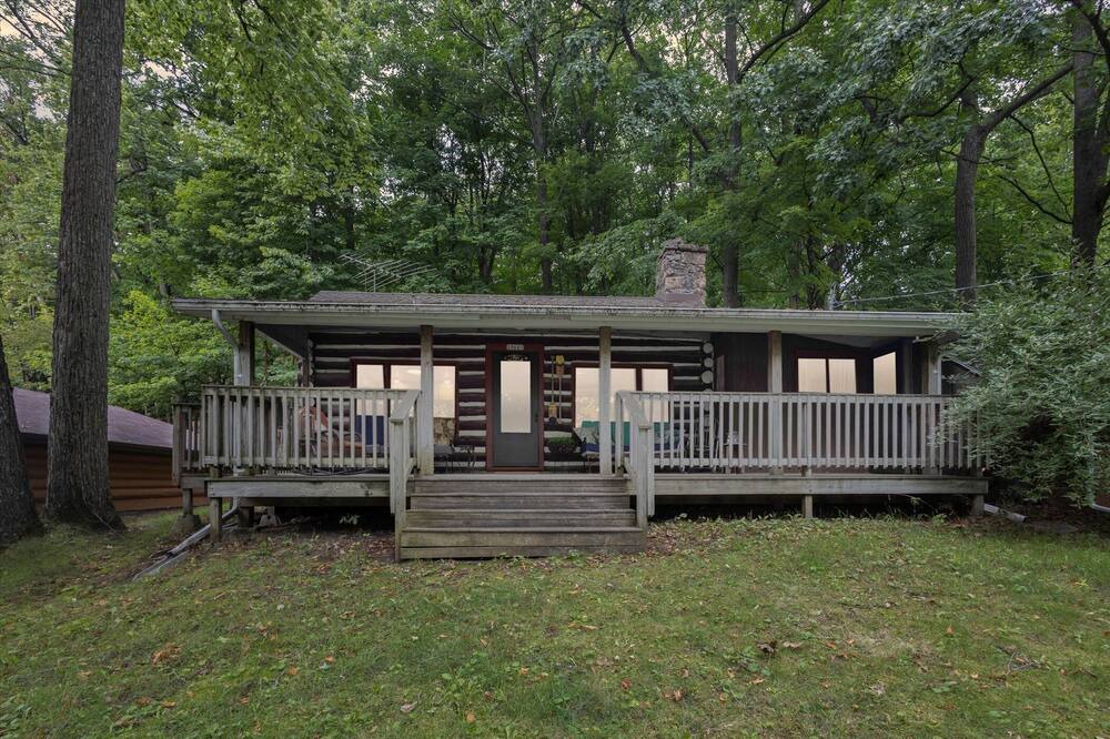 Photo of Outdoor in Abrams