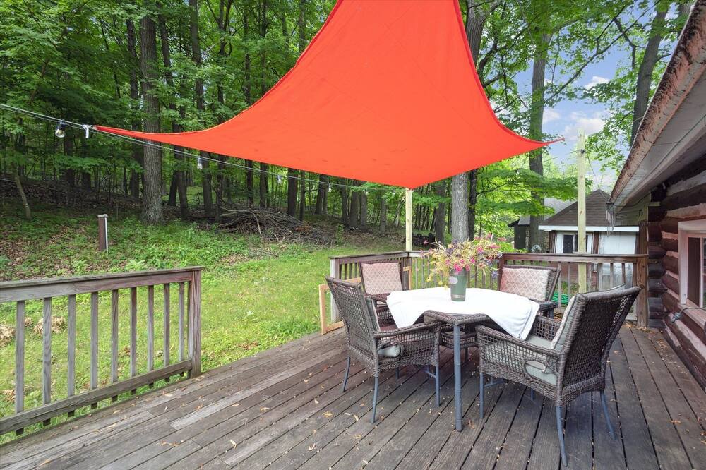 Photo of Outdoor in Abrams