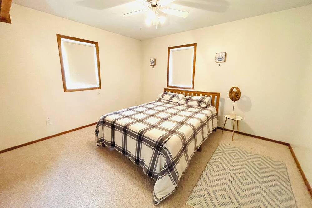 Photo of Bedroom in Battle Creek