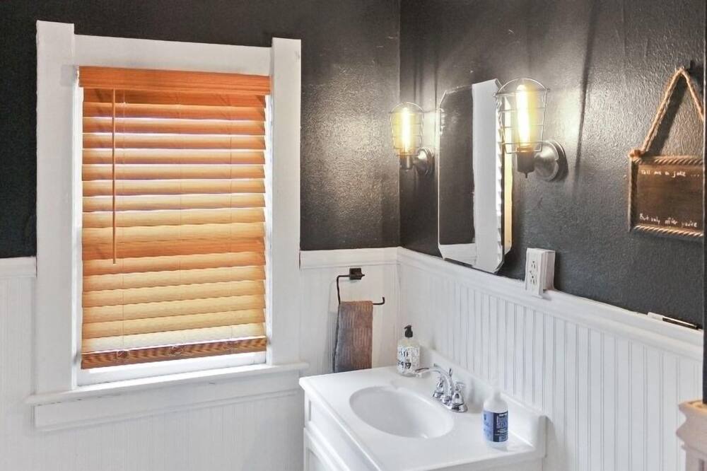 Photo of Bathroom in Toledo