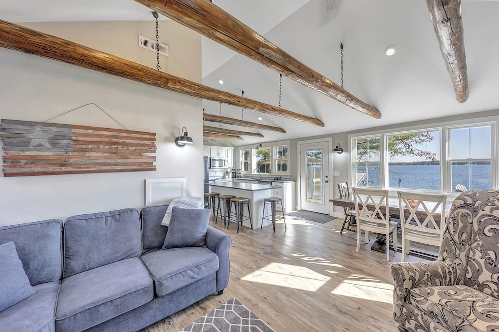 Photo of Livingroom in Brazeau