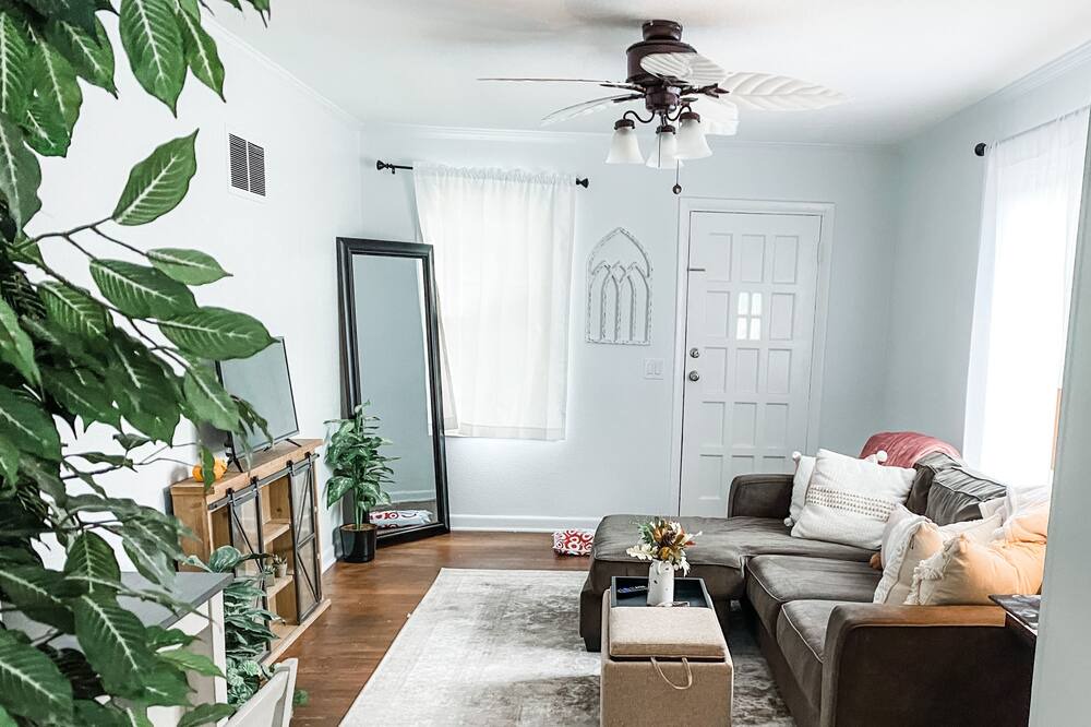 Photo of Livingroom in Bailey