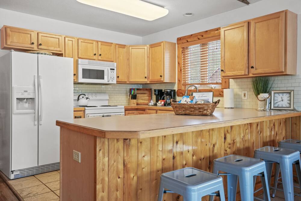 Photo of Kitchen in Higgins Lake