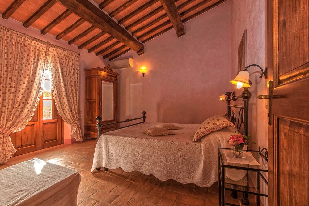 Photo of Bedroom in Pienza
