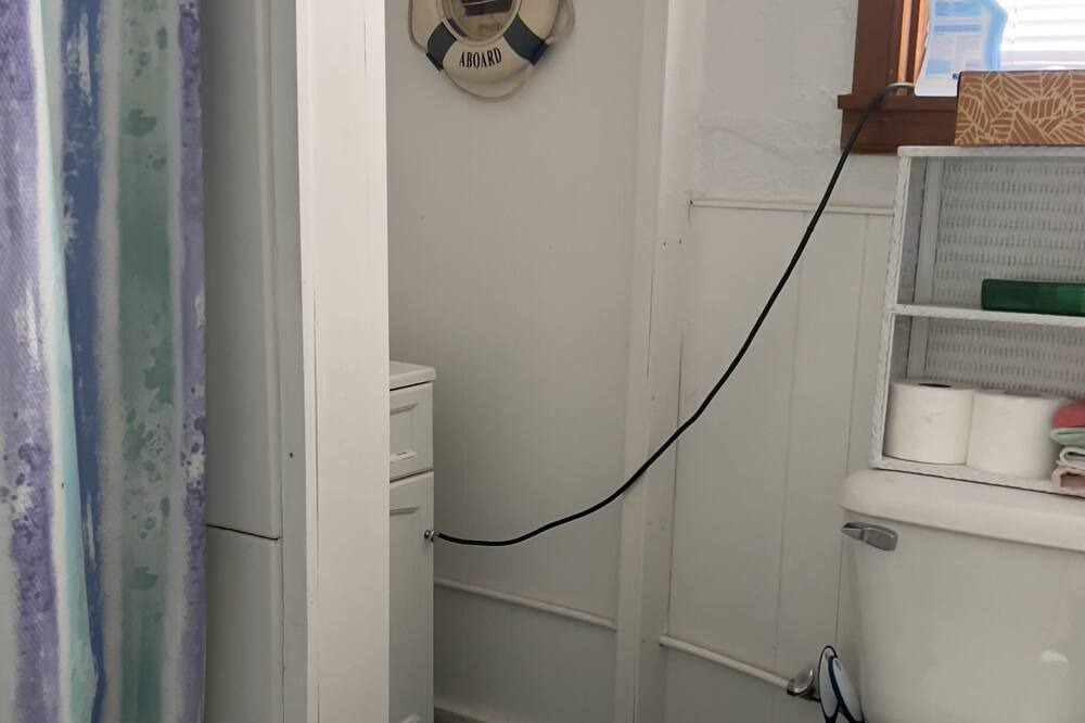 Photo of Bathroom in Oak Harbor
