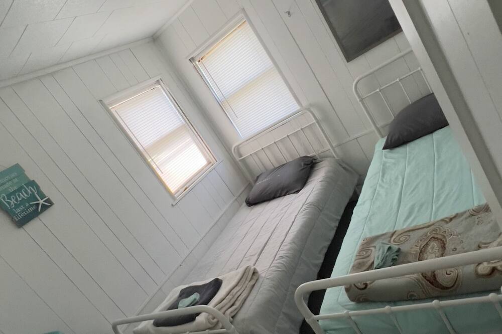 Photo of Bedroom in Oak Harbor