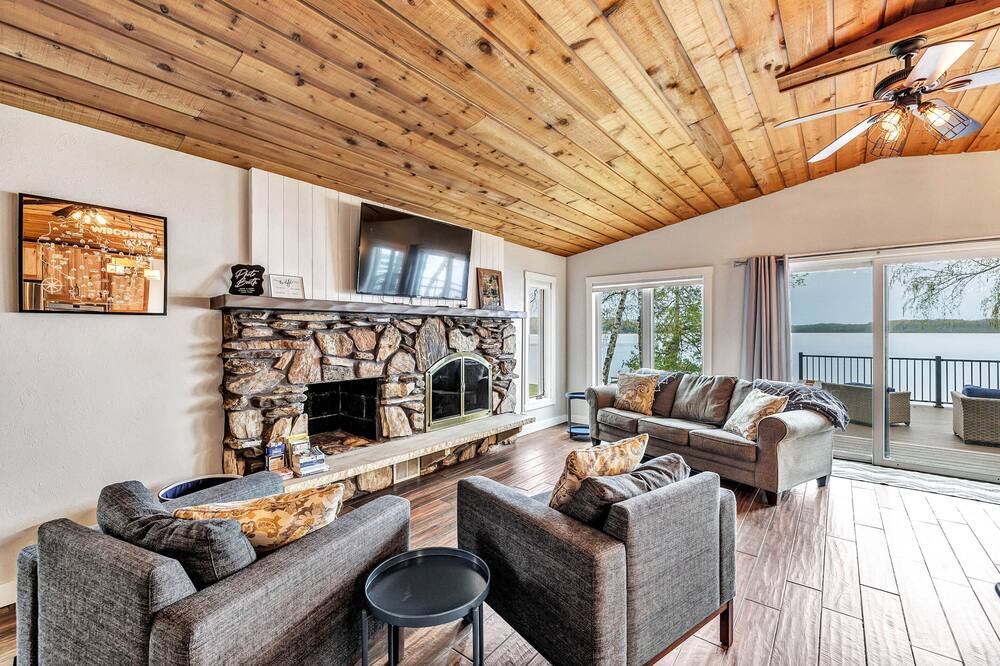 Photo of Livingroom in Brazeau