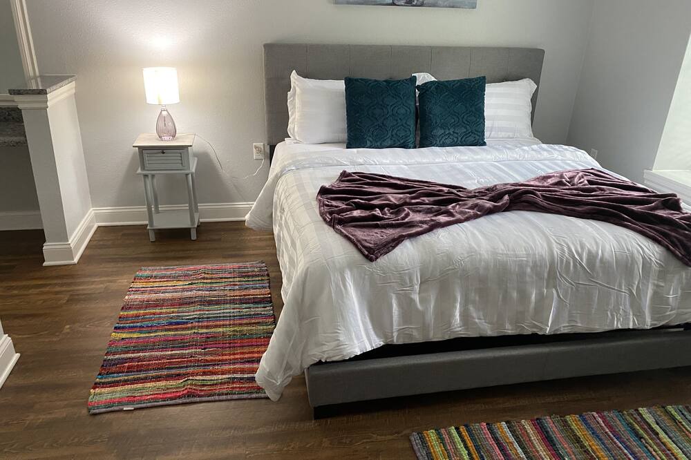 Photo of Bedroom in Auburn Hills