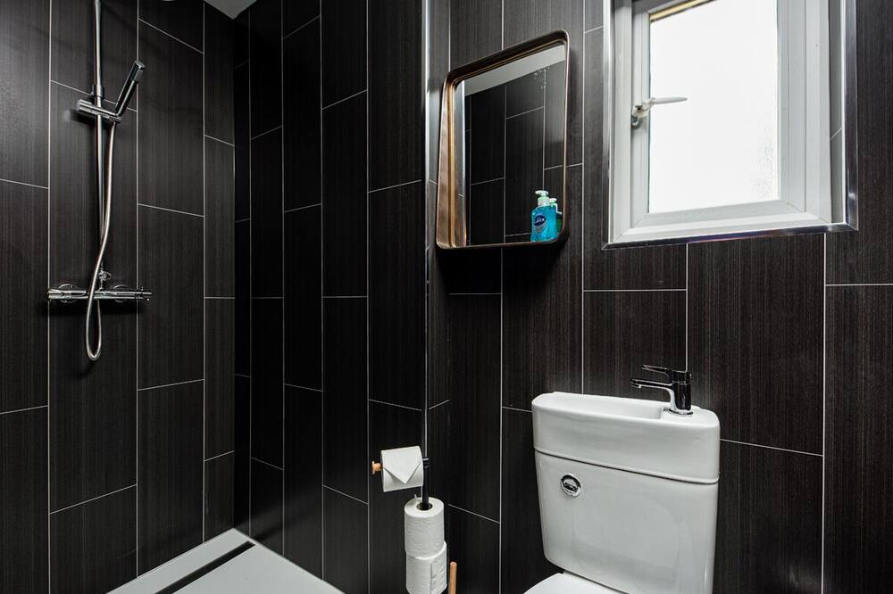 Photo of Bathroom in Frampton Cotterell