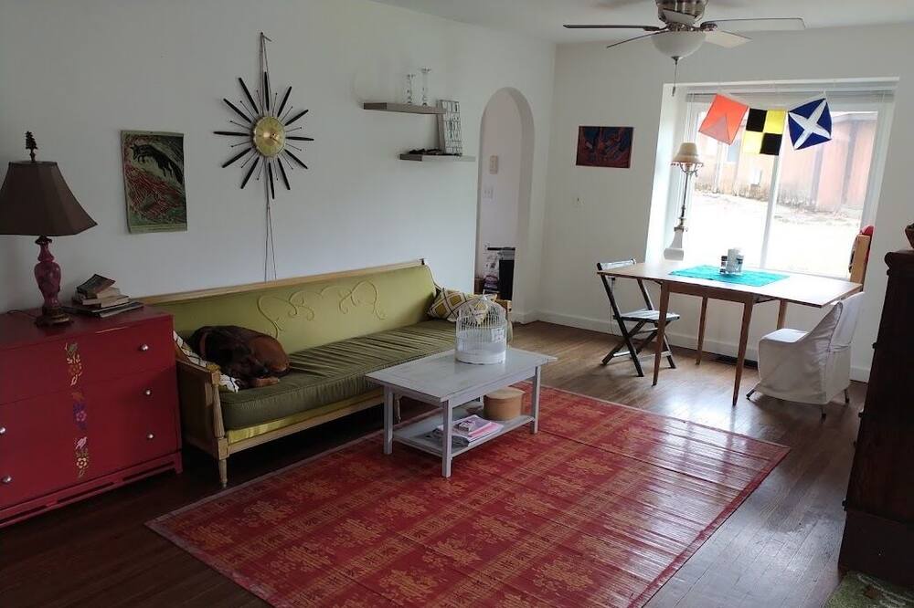 Photo of Livingroom in Covert