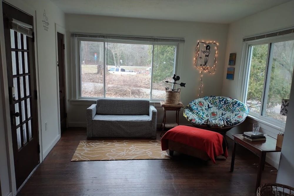 Photo of Livingroom in Covert