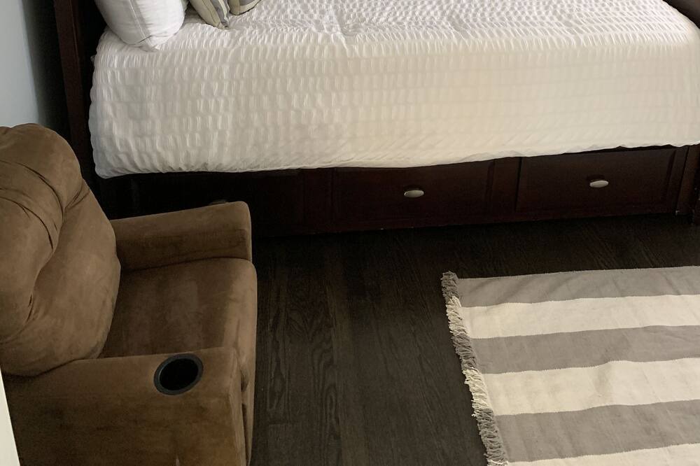 Photo of Bedroom in Oak Lawn