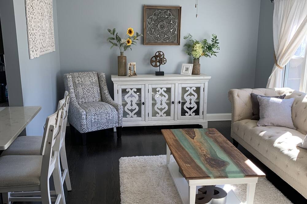 Photo of Livingroom in Oak Lawn