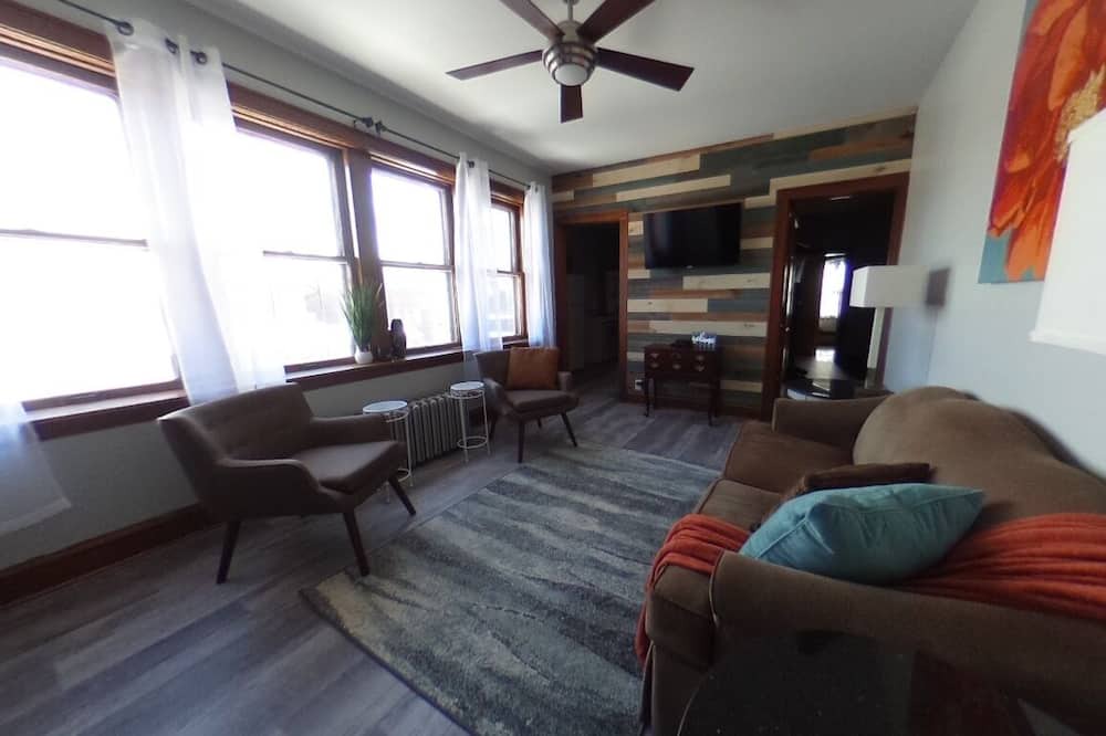 Photo of Livingroom in Whiting