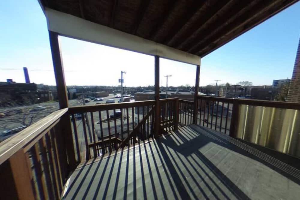 Photo of Patio Balcony in Whiting