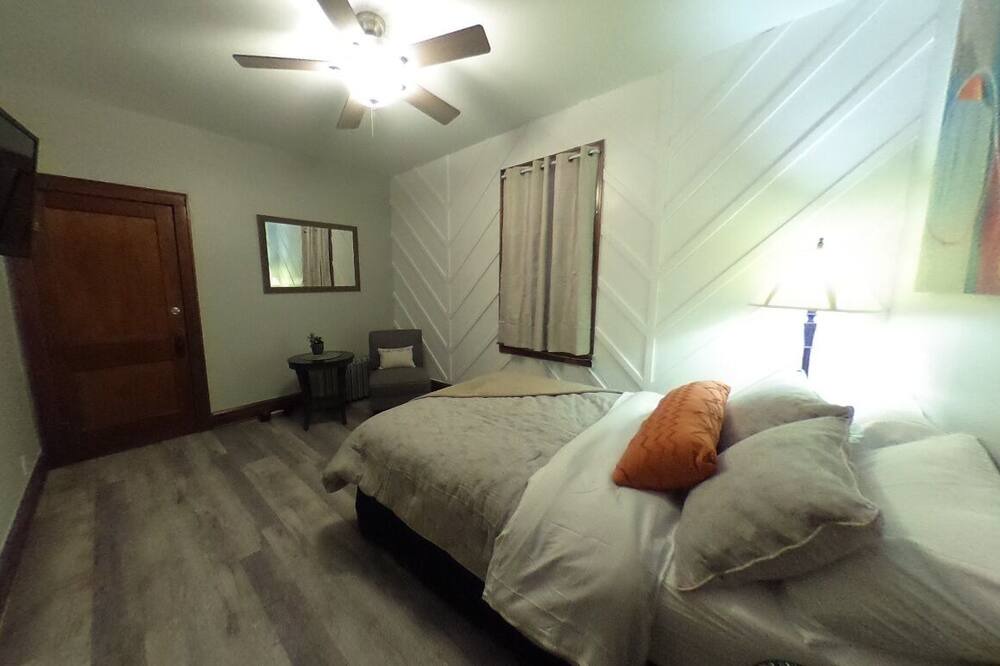 Photo of Bedroom in Whiting