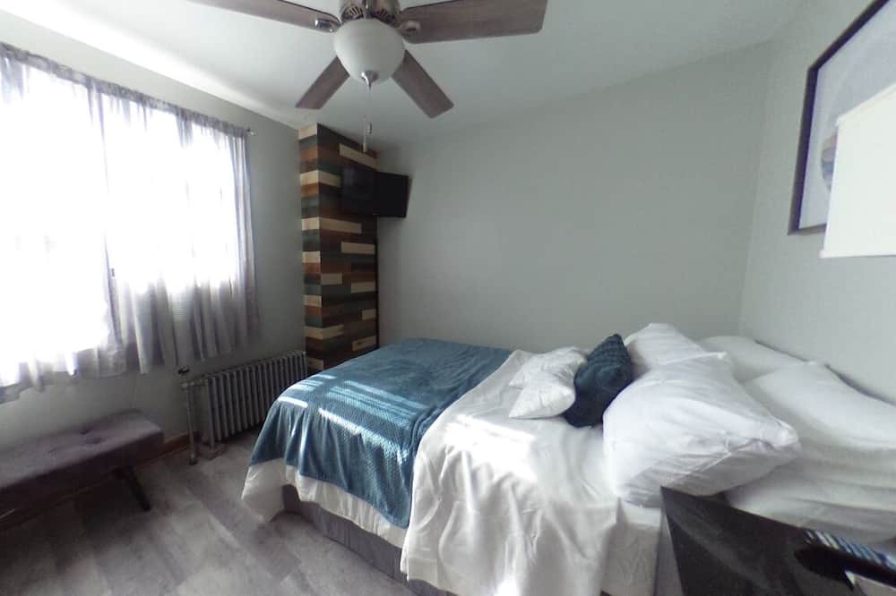 Photo of Bedroom in Whiting