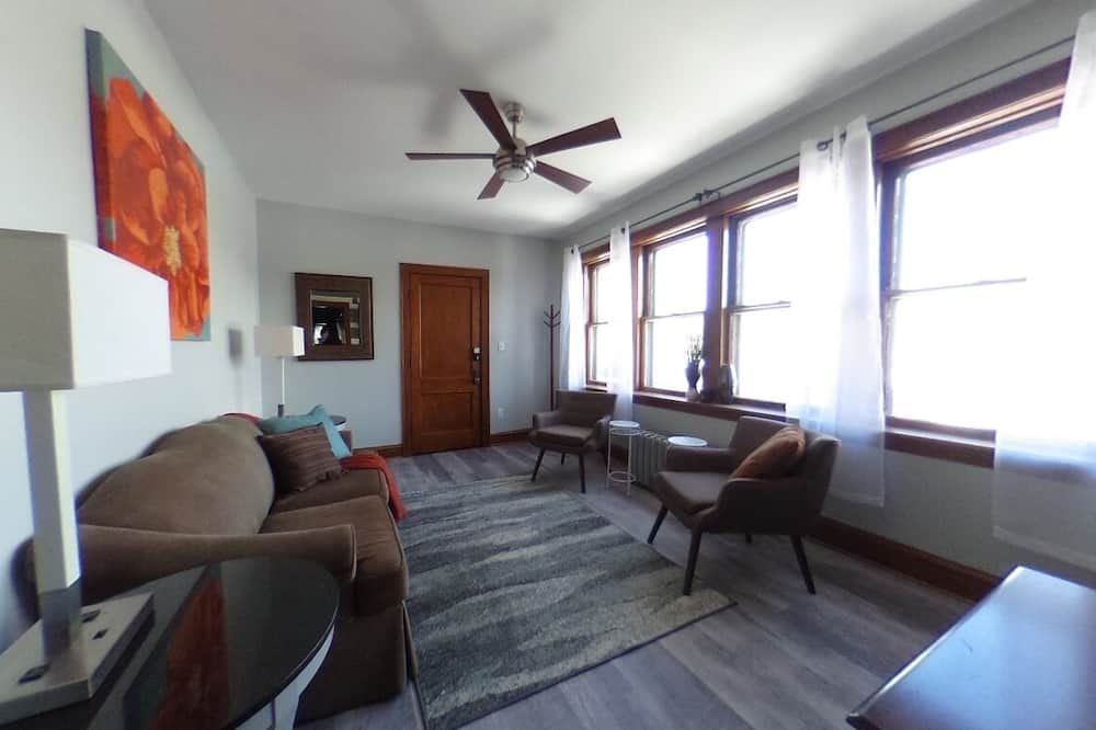 Photo of Livingroom in Whiting