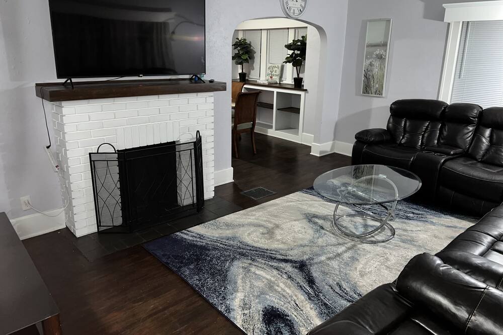 Photo of Livingroom in Toledo
