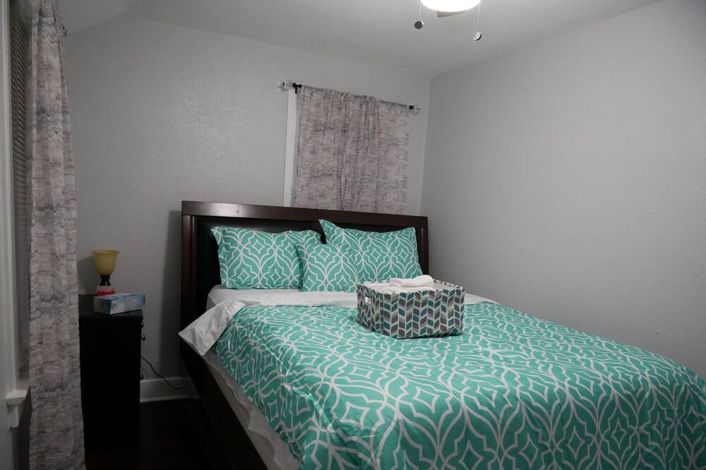 Photo of Bedroom in Toledo