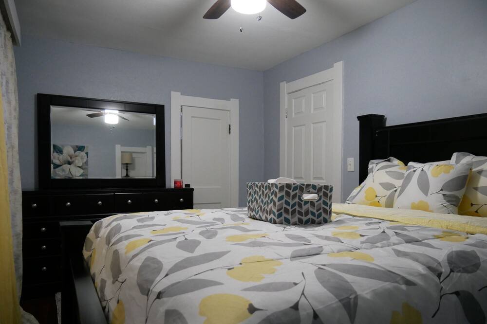 Photo of Bedroom in Toledo