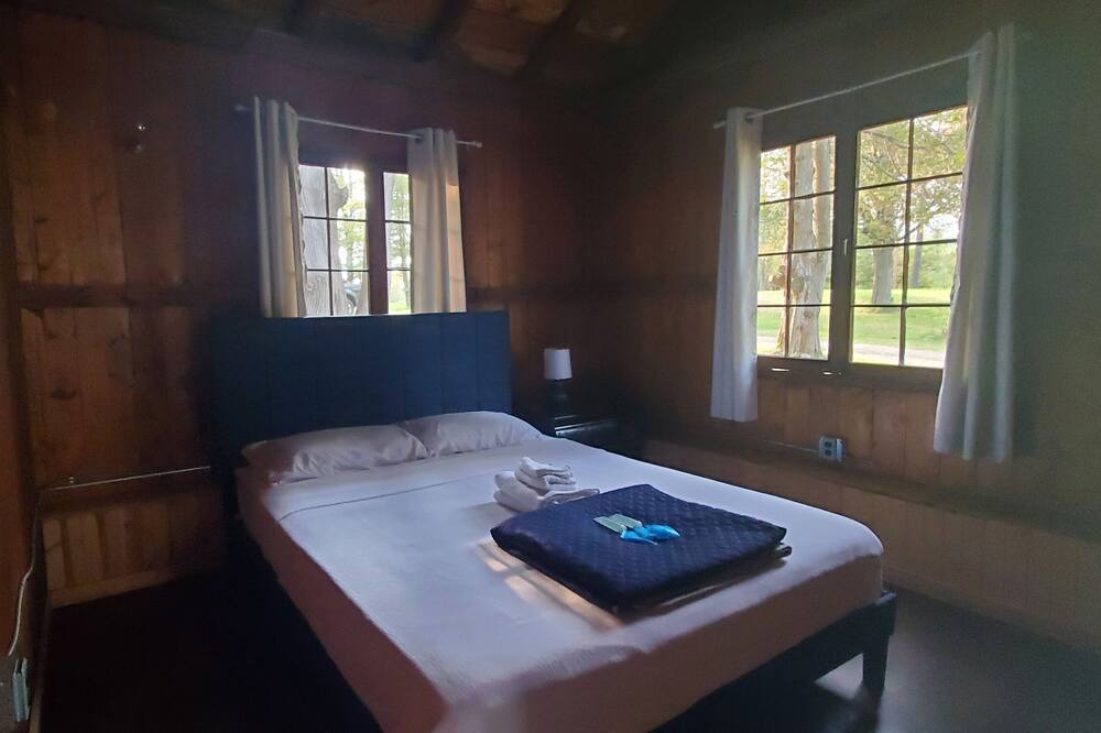 Photo of Bedroom in Applegate