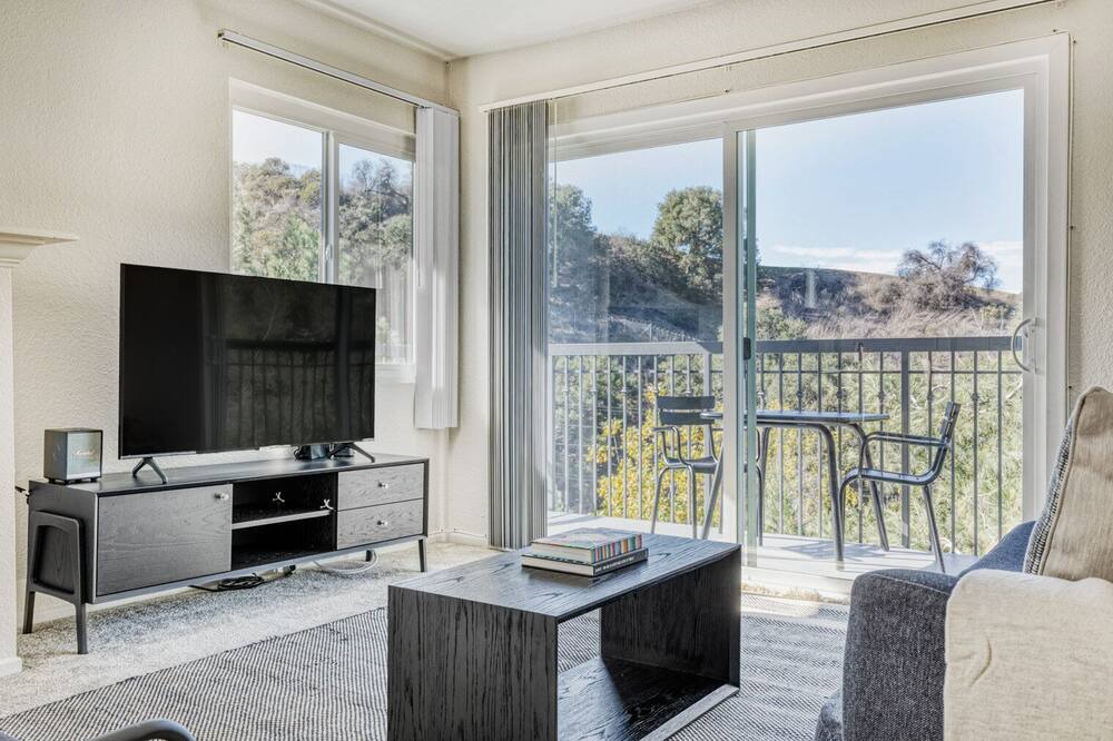 Photo of Livingroom in Los Angeles
