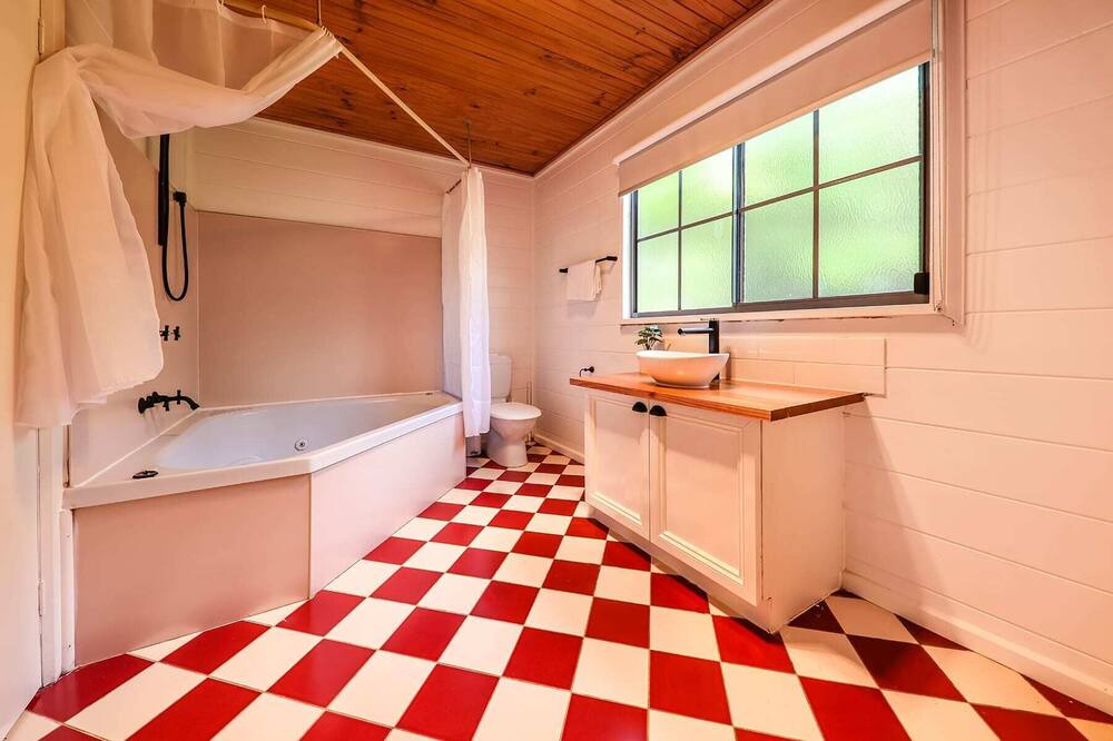 Photo of Bathroom in Daylesford