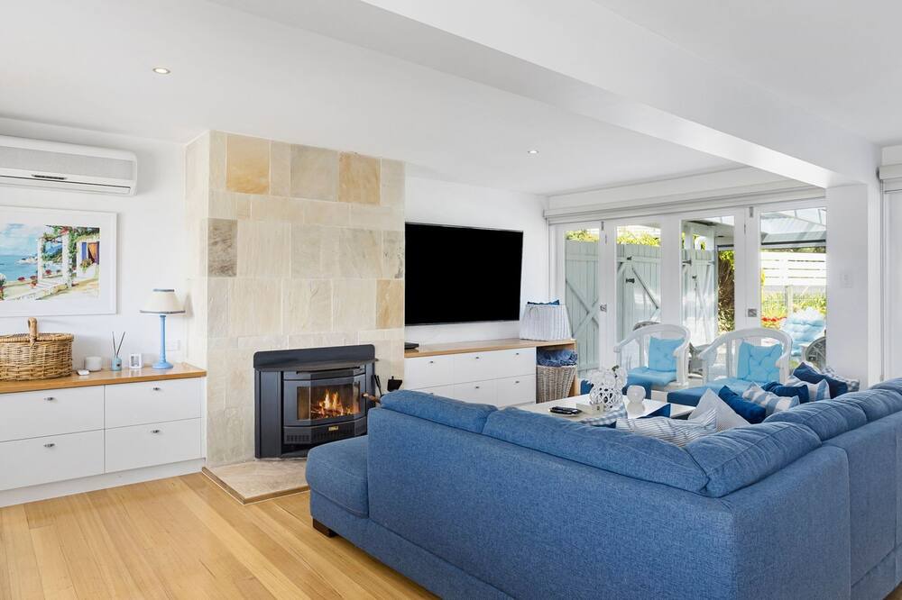 Photo of Livingroom in Safety Beach