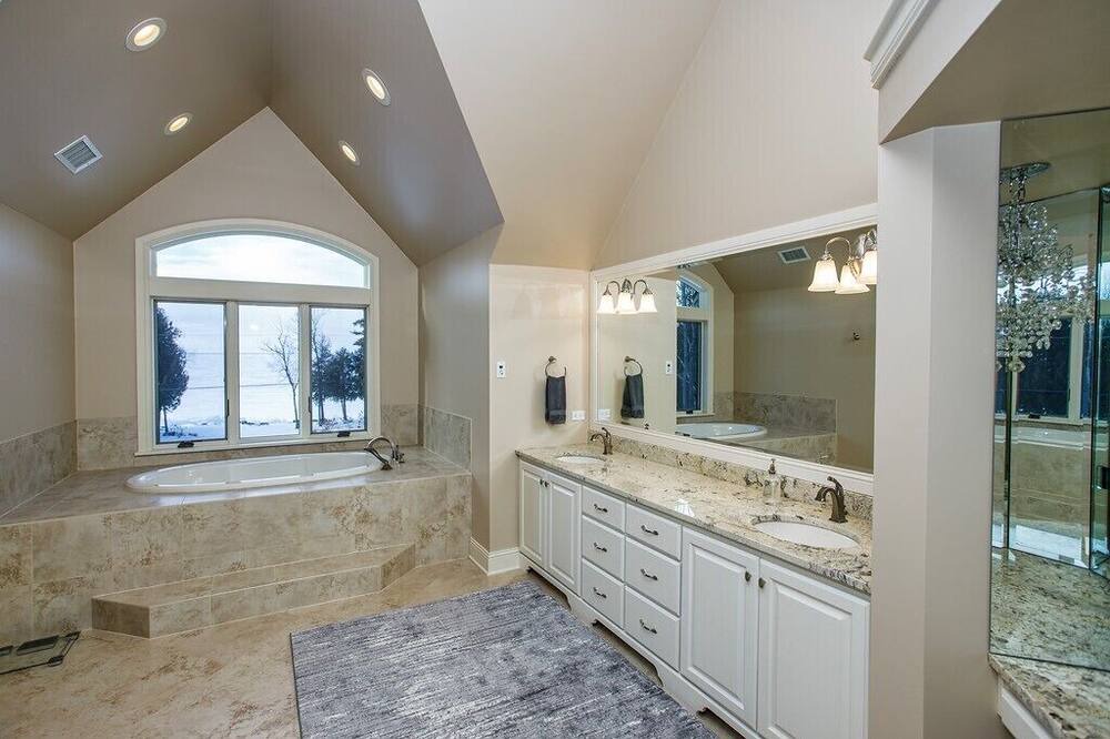 Photo of Bathroom in Sturgeon Bay