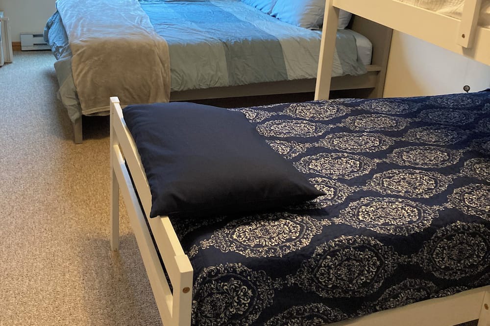 Photo of Bedroom in Abrams