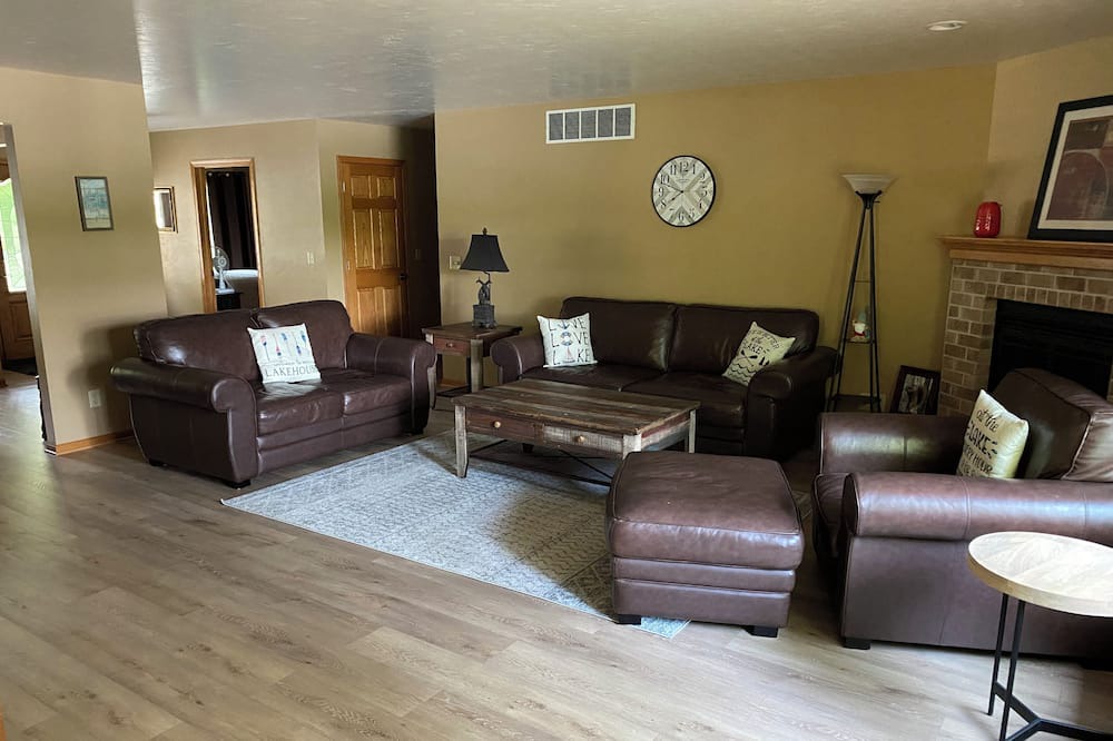 Photo of Livingroom in Brazeau