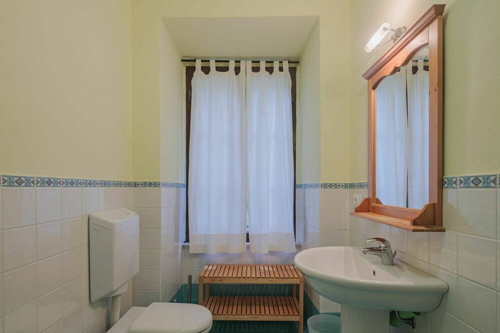 Photo of Bathroom in Massa