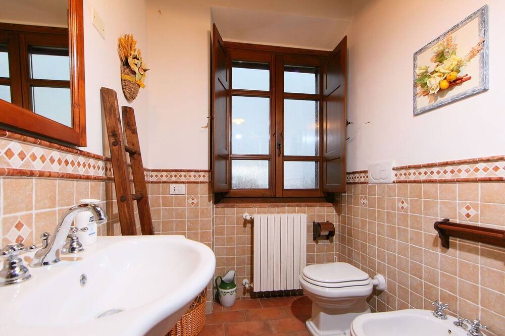 Photo of Bathroom in Trevinano